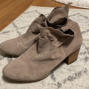 Steve Madden booties 8.5